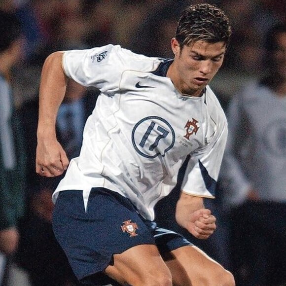 mint unworn Nike PORTUGAL 2004-06 away shirt soccer jersey Men's Medium GB 39/41 - Picture 1 of 16